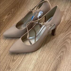 Elegant Tan Women's Heels